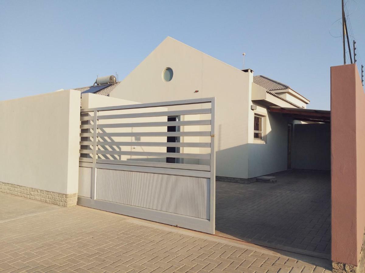 Ferienwohnung Acacia Four Seven Self-Catering Swakopmund Exterior foto